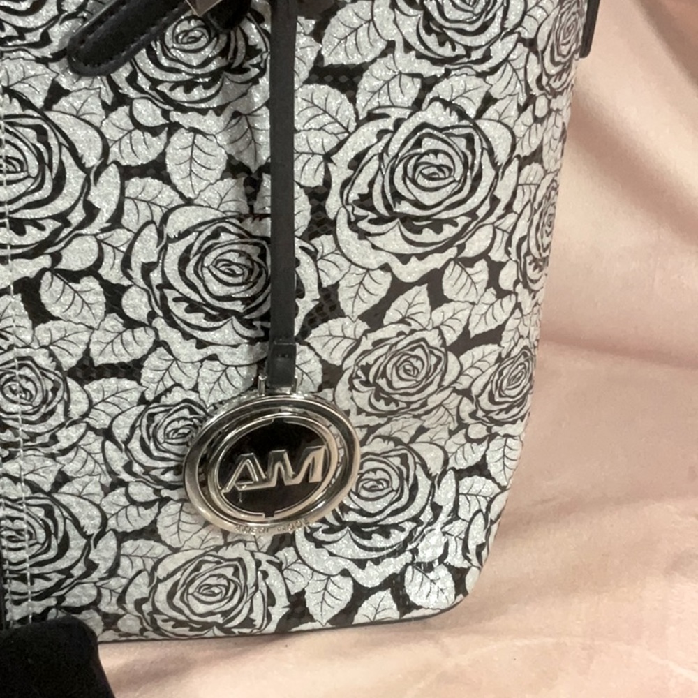 Ameri Mode - *Nwot* - Luxury Rose Handbag - image 3